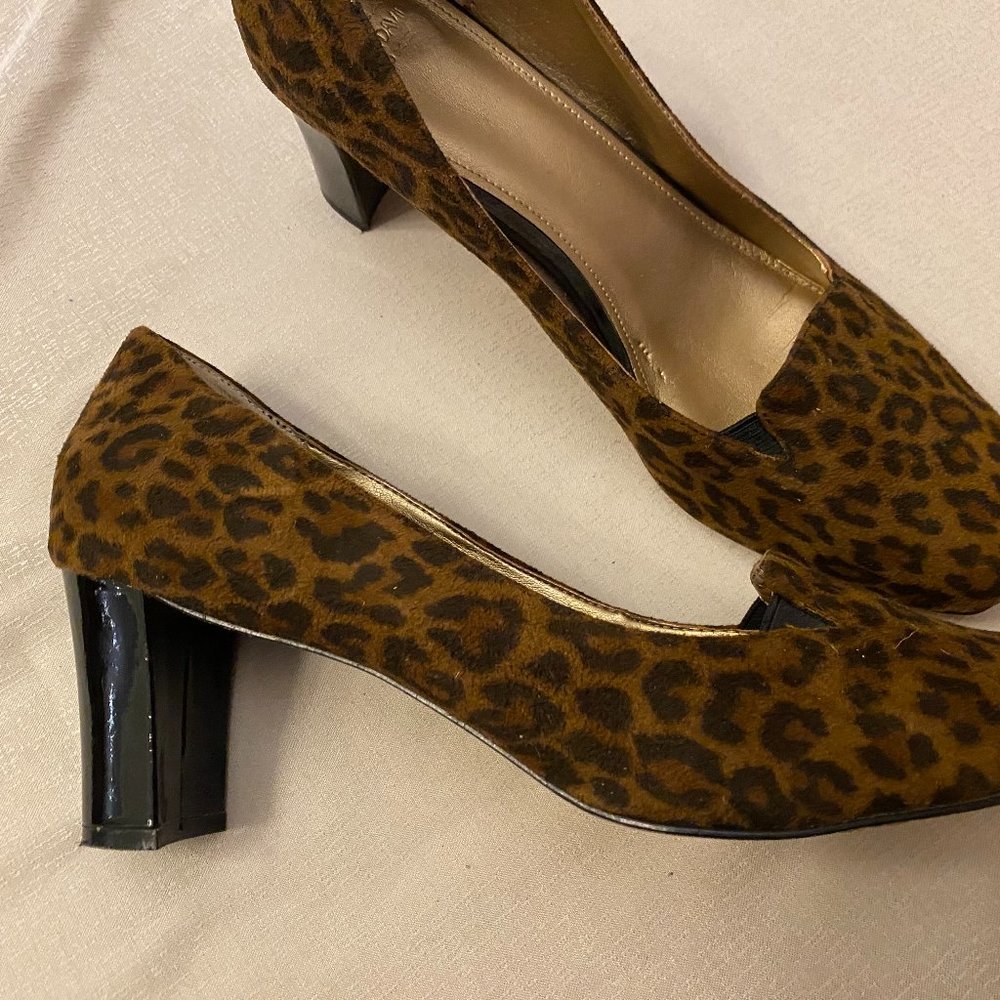 Leopard Print Pumps - Picture 2 of 2